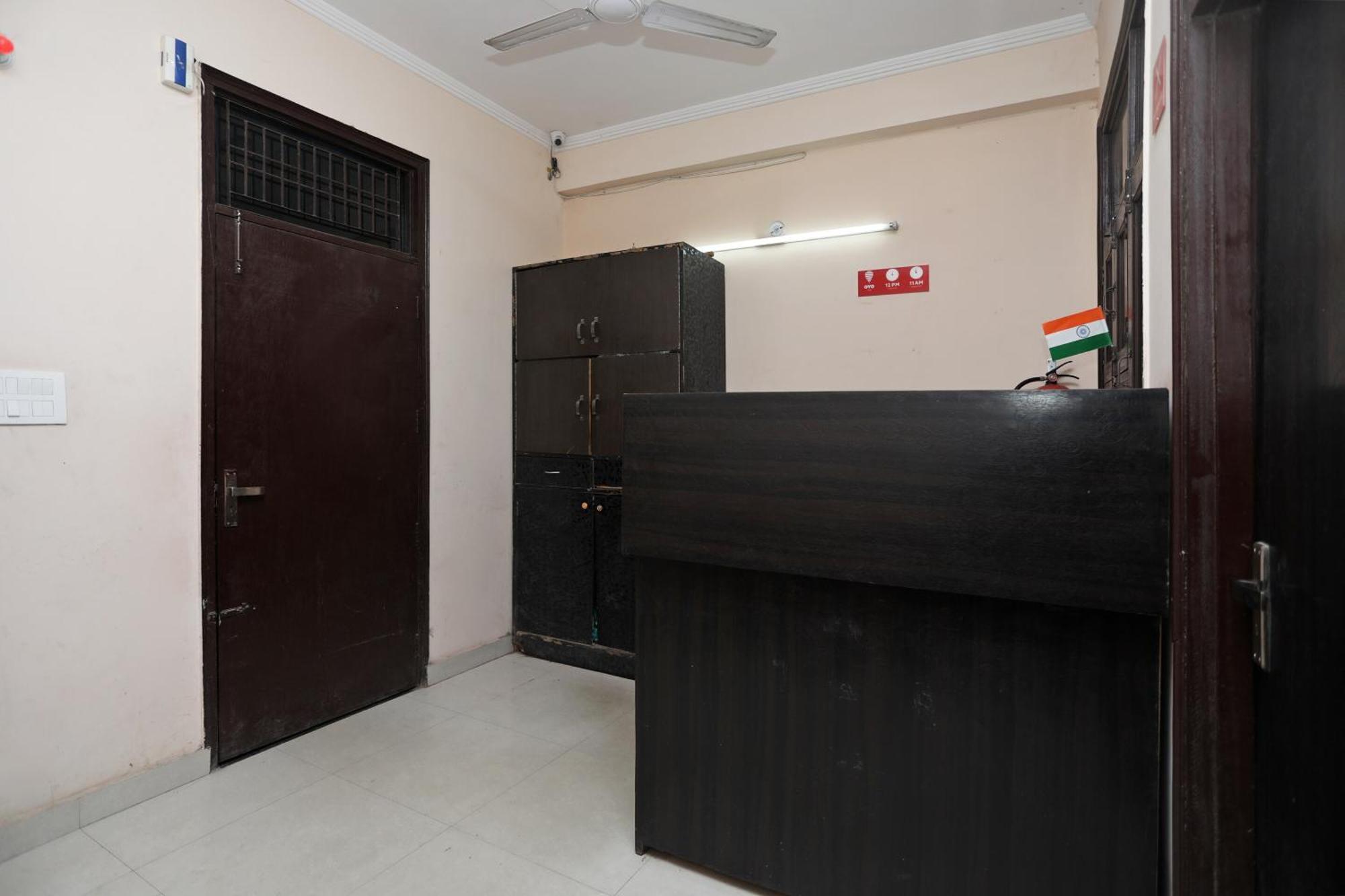 Hotel O Rn 32 Indirapuram Esterno foto